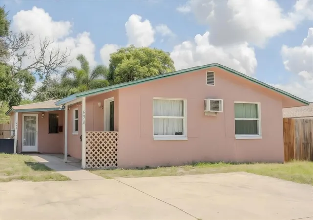1st image of 636 Dogwood Ct, Dunedin, FL 34698 | MLS# TB8536331