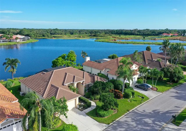 2nd image of 5113 Far Oak Cir, Sarasota, FL 34238 | MLS# A4702199
