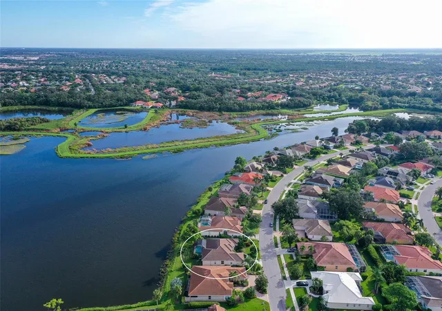 3rd image of 5113 Far Oak Cir, Sarasota, FL 34238 | MLS# A4702199
