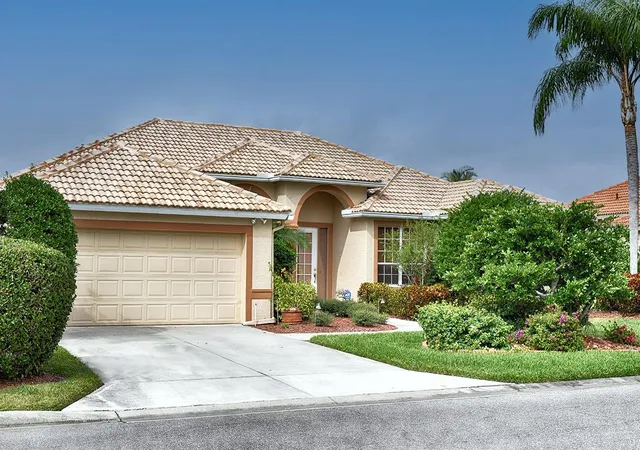 4th image of 5113 Far Oak Cir, Sarasota, FL 34238 | MLS# A4702199