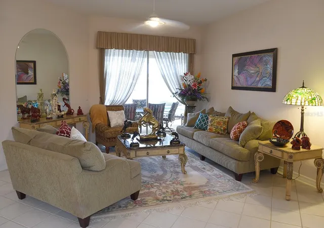 5th image of 5113 Far Oak Cir, Sarasota, FL 34238 | MLS# A4702199