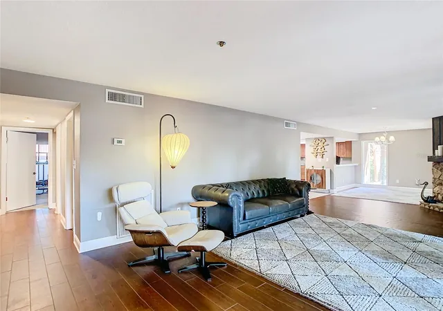 5th image of 976 E Michigan St, ORLANDO, FL 32806