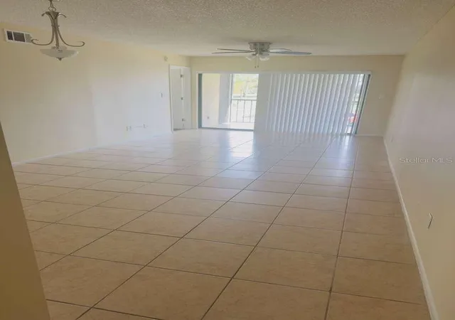 Listing Photo 4 - Condo for sale in building located at 3245 Candle Ridge Dr, Orlando, FL 32822 - Unit #203