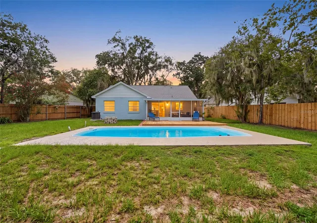 4th image of 4637 Cabbage Palm Dr, Valrico, FL 33596 | MLS# TB8536394