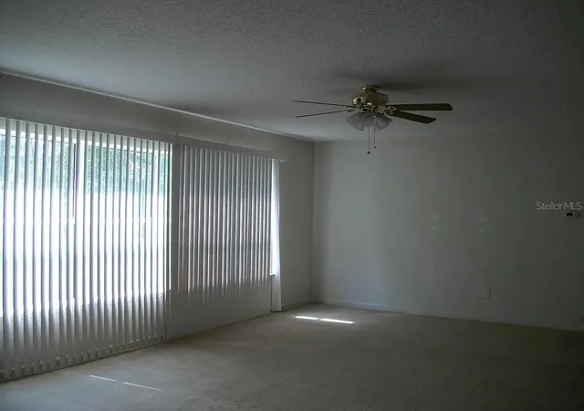 4th image of 72 Rollins Ln, Palm Coast, FL 32164 | MLS# O6431247