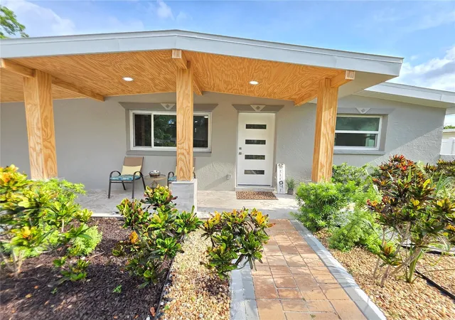 1st image of 138 Davison Ave Ne, Saint Petersburg, FL 33703 | MLS# TB8536409