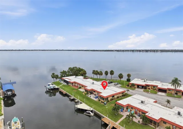 1st image of 3844 Catalina Dr #3844, Bradenton, FL 34210 | MLS# A4702214