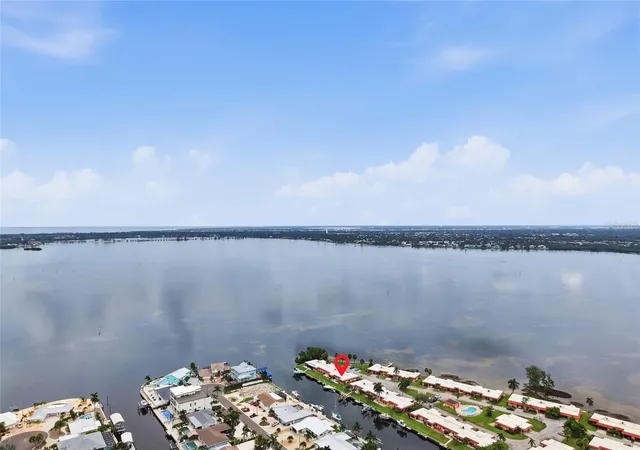 3rd image of 3844 Catalina Dr, BRADENTON, FL 34210