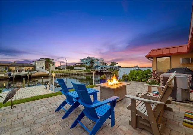 4th image of 3844 Catalina Dr, BRADENTON, FL 34210