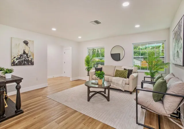 4th image of 958 Orange Ave, Oviedo, FL 32765 | MLS# O6431264