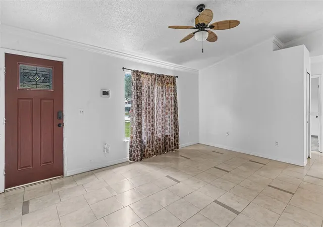 4th image of 1306 Borden Ct, Valrico, FL 33594 | MLS# L4964059