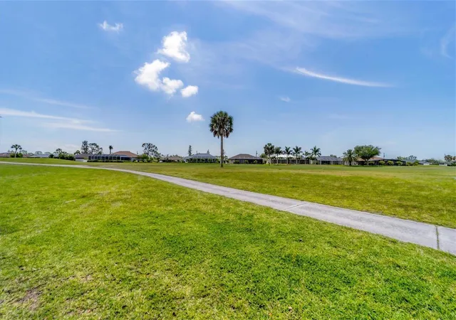 Photo 29 of Single family home for sale at 18 Pebble Beach Rd, Rotonda West, FL 33947 | MLS# D6148323 | Listing updated on 2026-08-27