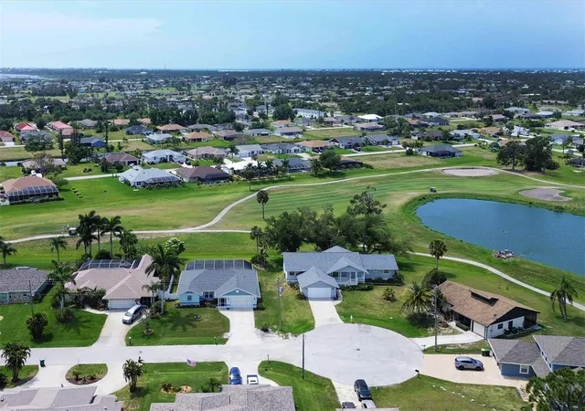 Photo 2 of Single family home for sale at 18 Pebble Beach Rd, Rotonda West, FL 33947 | MLS# D6148323 | Listing updated on 2026-08-27