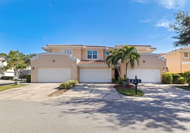 2nd image of 123 Valencia Cir, Saint Petersburg, FL 33716 | MLS# TB8536425