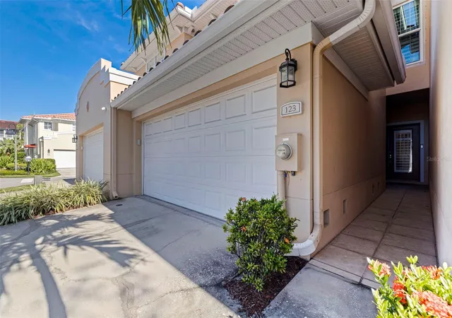 Photo 2 of Townhouse for sale at 123 Valencia Cir, Saint Petersburg, FL 33716 | MLS# TB8536425 | Listing updated on 2026-09-21