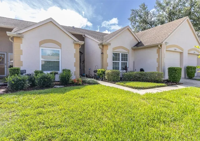 Listing Photo 2 - Condo for sale in building located at 11436 Versailles Ln, PORT RICHEY, FL 34668 - Unit #