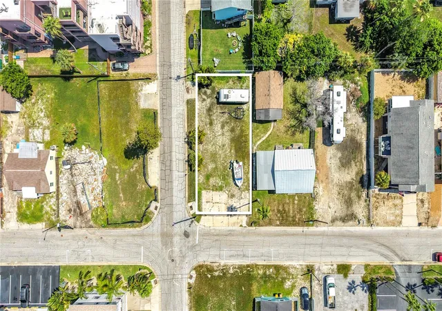 2nd image of 14065 Palm St, Madeira Beach, FL 33708 | MLS# O6431307