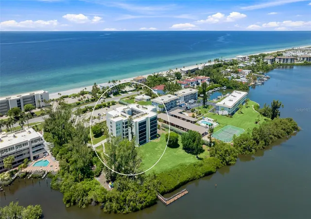 3rd image of 3240 Gulf Of Mexico Dr #B504, Longboat Key, FL 34228 | MLS# A4702237