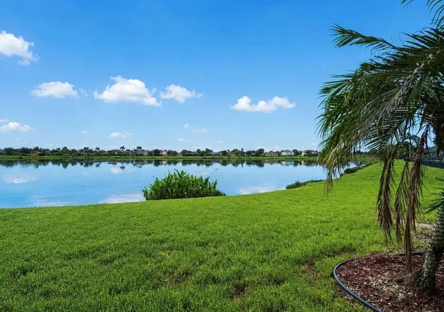 2nd image of 5335 Sandy Shell Dr, Apollo Beach, FL 33572 | MLS# TB8536465