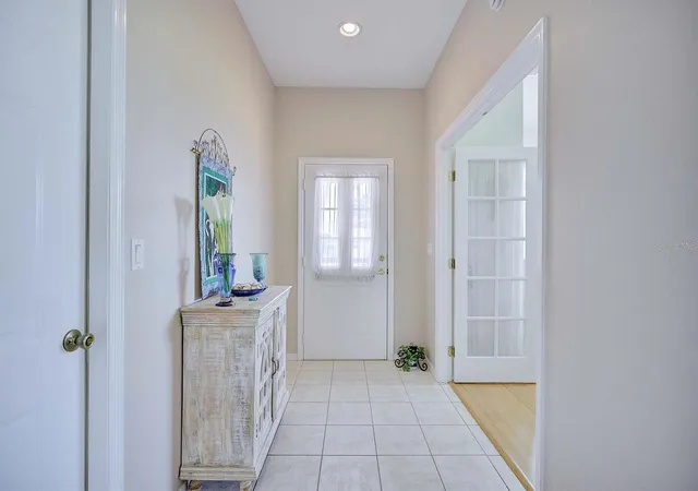 3rd image of 2117 Vantage Tr, Sebring, FL 33872 | MLS# OM729876