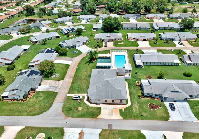 Listing Photo 2 - Condo for sale in building located at 2117 Vantage Trace, SEBRING, FL 33872 - Unit #