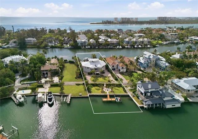 2nd image of 4034 Roberts Point Rd, Sarasota, FL 34242 | MLS# A4702241