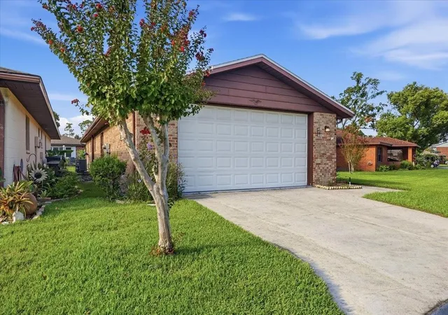 Photo 1 of Single family home for sale at 478 Lake Carolyn Cir, Lakeland, FL 33813 | MLS# P4939526 | Listing updated on 2026-08-26