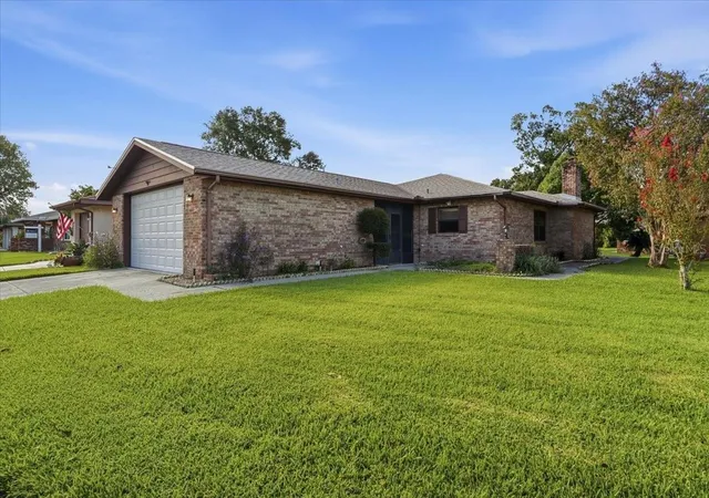 Photo 2 of Single family home for sale at 478 Lake Carolyn Cir, Lakeland, FL 33813 | MLS# P4939526 | Listing updated on 2026-08-26