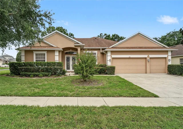 Photo 1 of Single family home for sale at 2648 Valiant Dr, Clermont, FL 34711 | MLS# O6431321 | Listing updated on 2026-08-18