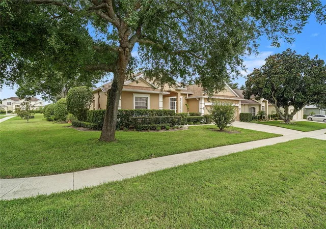 Photo 2 of Single family home for sale at 2648 Valiant Dr, Clermont, FL 34711 | MLS# O6431321 | Listing updated on 2026-08-18