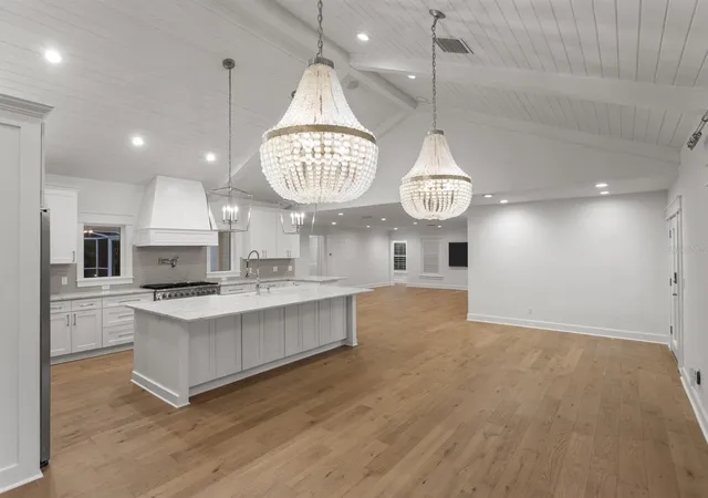 3rd image of 4415 W Clear Ave, Tampa, FL 33629 | MLS# TB8536480