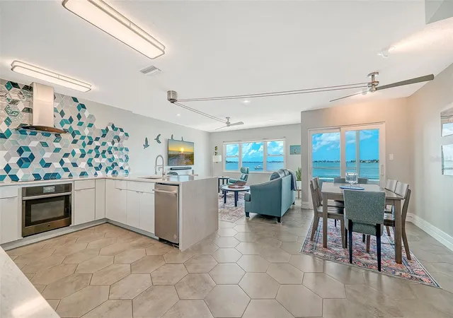 2nd image of 400 Golden Gate Pt #22, Sarasota, FL 34236 | MLS# A4702244