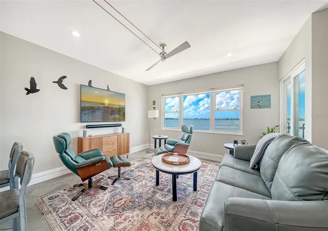 4th image of 400 Golden Gate Pt #22, Sarasota, FL 34236 | MLS# A4702244