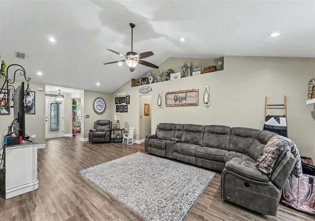 Photo 4 of Single family home for sale at 1411 Ashbury Ct, Lakeland, FL 33809 | MLS# L4964070 | Listing updated on 2026-09-27