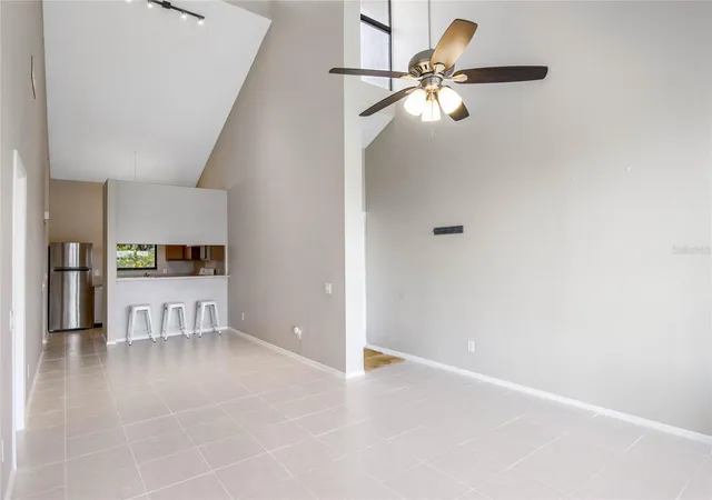 4th image of 410 Laurel Cove Wy, Winter Haven, FL 33884 | MLS# O6431351