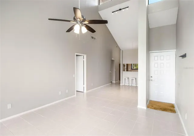 5th image of 410 Laurel Cove Wy, Winter Haven, FL 33884 | MLS# O6431351