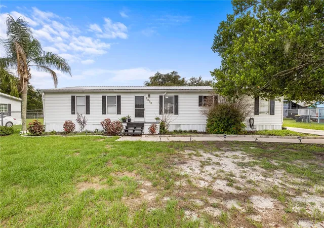 Photo 3 of Manufactured home for sale at 4332 Upper Meadow Rd, Mulberry, FL 33860 | MLS# TB8536514 | Listing updated on 2026-08-11