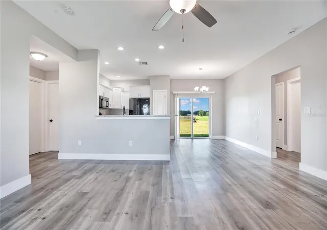 3rd image of 8833 Hampshire Dr, Sebring, FL 33876 | MLS# O6431373