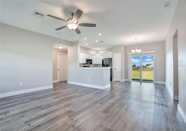4th image of 8833 Hampshire Dr, Sebring, FL 33876 | MLS# O6431373