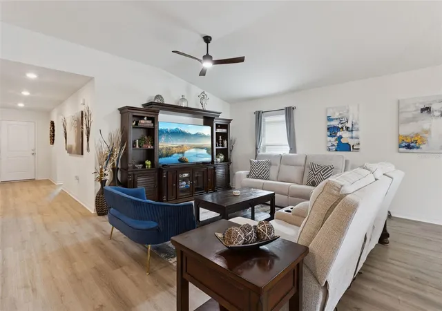 Photo 3 of Single family home for sale at 3832 Pronghorn Dr, Saint Cloud, FL 34772 | MLS# O6431391 | Listing updated on 2026-08-29