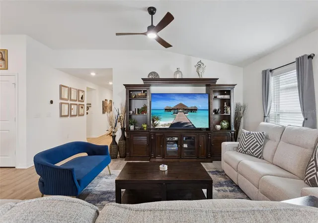 Photo 4 of Single family home for sale at 3832 Pronghorn Dr, Saint Cloud, FL 34772 | MLS# O6431391 | Listing updated on 2026-08-29