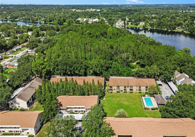 2nd image of 7828 Niagara Ave, TAMPA, FL 33617