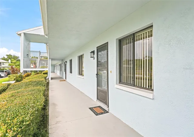 3rd image of 205 Martha Ln, OLDSMAR, FL 34677