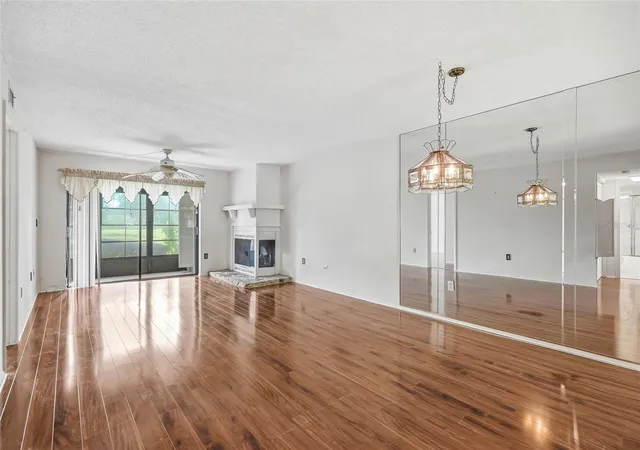 5th image of 205 Martha Ln, OLDSMAR, FL 34677
