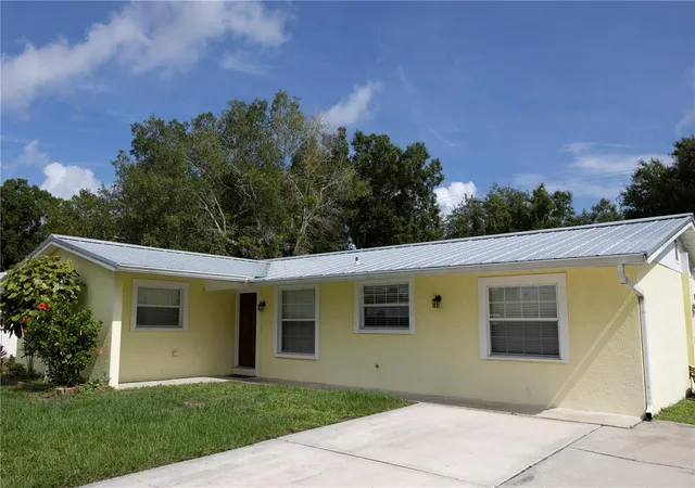 Photo 2 of Single family home for sale at 5333 Duncanwood Dr, Sarasota, FL 34232 | MLS# A4702267 | Listing updated on 2026-09-10