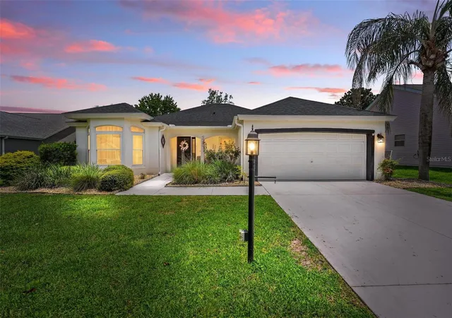 1st image of 1511 Lavaca Ln, Lady Lake, FL 32159 | MLS# G5116150