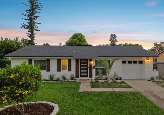 Photo 1 of Single family home for sale at 4185 Whiting Dr Se, Saint Petersburg, FL 33705 | MLS# TB8536604 | Listing updated on 2026-09-04