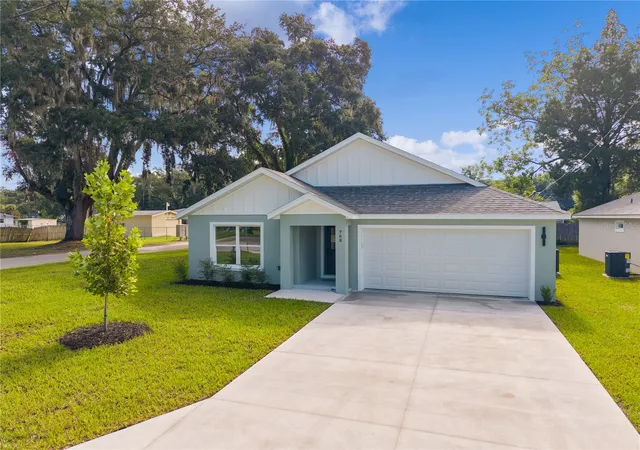 2nd image of 768 Powell St, Wildwood, FL 34785 | MLS# OM729904