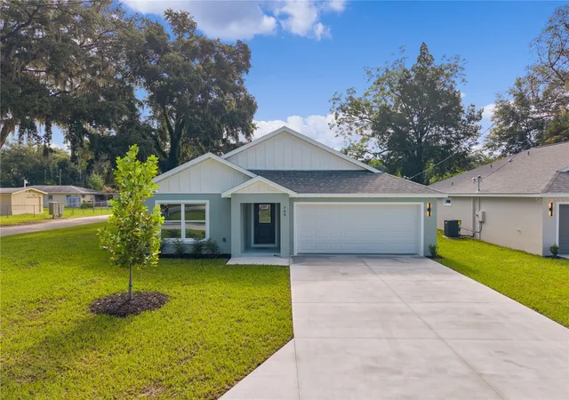 3rd image of 768 Powell St, Wildwood, FL 34785 | MLS# OM729904