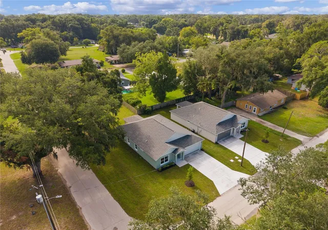5th image of 768 Powell St, Wildwood, FL 34785 | MLS# OM729904
